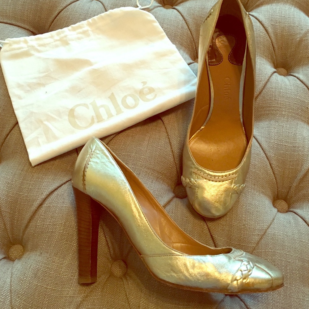 Vintage Chloe gold pumps